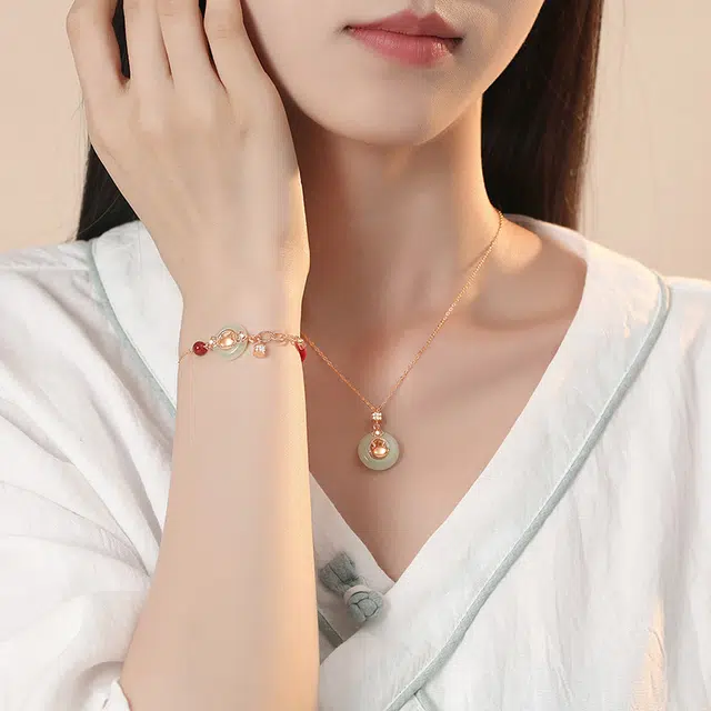 S925