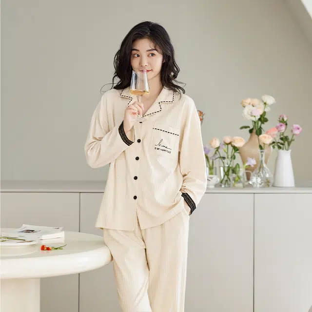 歌倩雅 时尚长袖翻领上衣纯色长裤睡衣套装 女款 米色