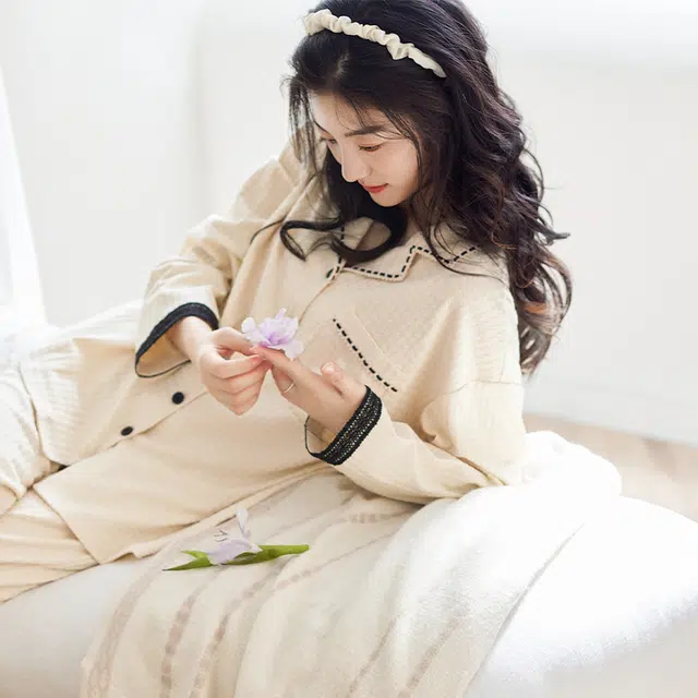 歌倩雅 时尚长袖翻领上衣纯色长裤睡衣套装 女款 米色