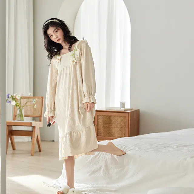 歌倩雅 长款简约甜美套头长袖睡裙 女款 杏色