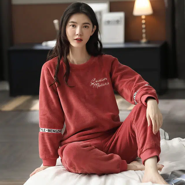 歌倩雅 圆领简约舒适长袖上衣松紧腰长裤睡衣套装 女款 砖红色