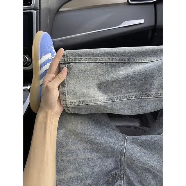 DEMAVIE vibe