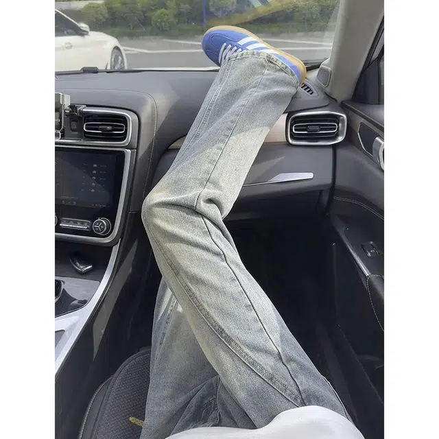 DEMAVIE vibe