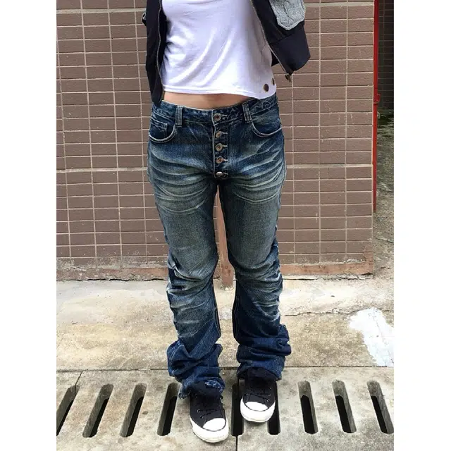 DEMAVIE