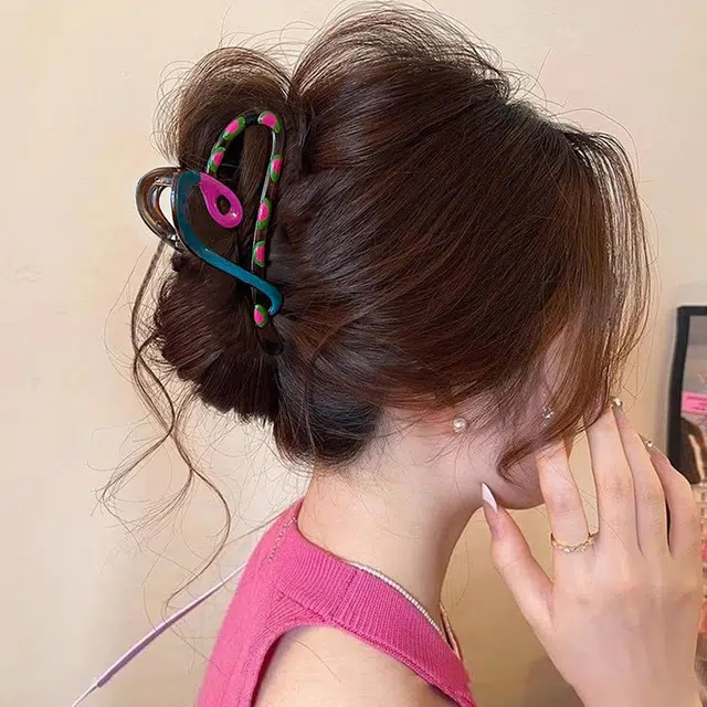 Crafts Women ins