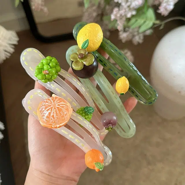 Crafts Women ins
