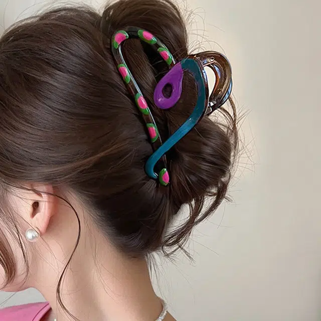 Crafts Women ins