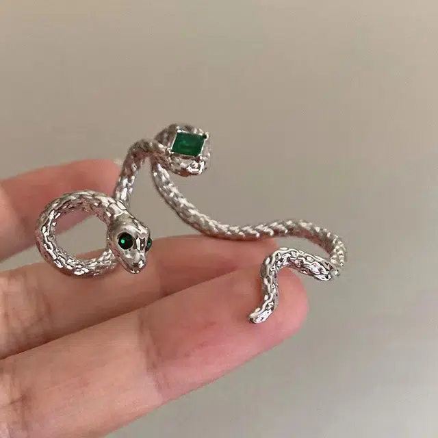 LILYLOTTY ins