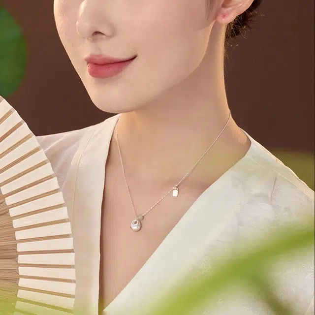 LILYLOTTY ins