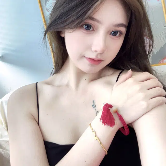 LILYLOTTY ins