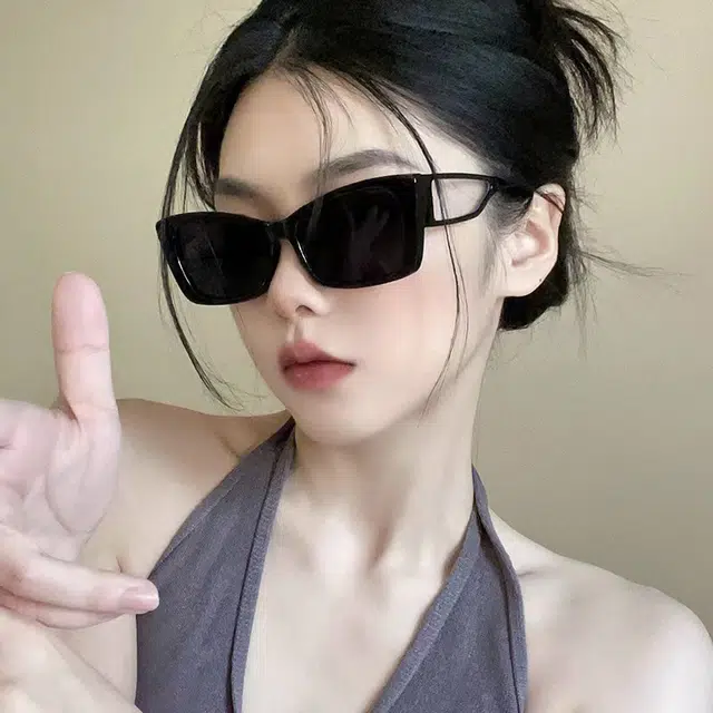 LILYLOTTYY2K ins