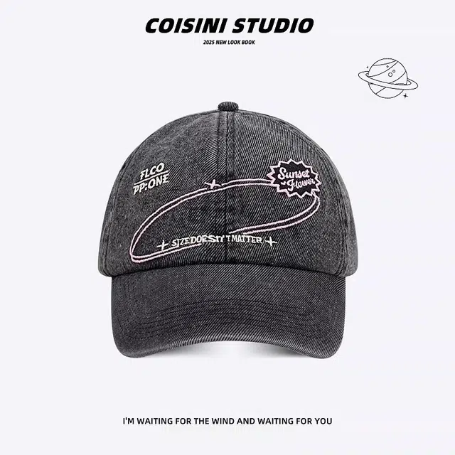 钓鱼熊 小众字母刺绣休闲百搭软顶帽子 棉 鸭舌帽 男女同款情侣款