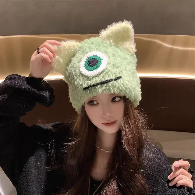 钓鱼熊 可爱卡通独眼怪兽套头帽子秋冬保暖百搭显脸小遮阳帽护耳帽 毛绒 绒线帽 男女同款情侣款