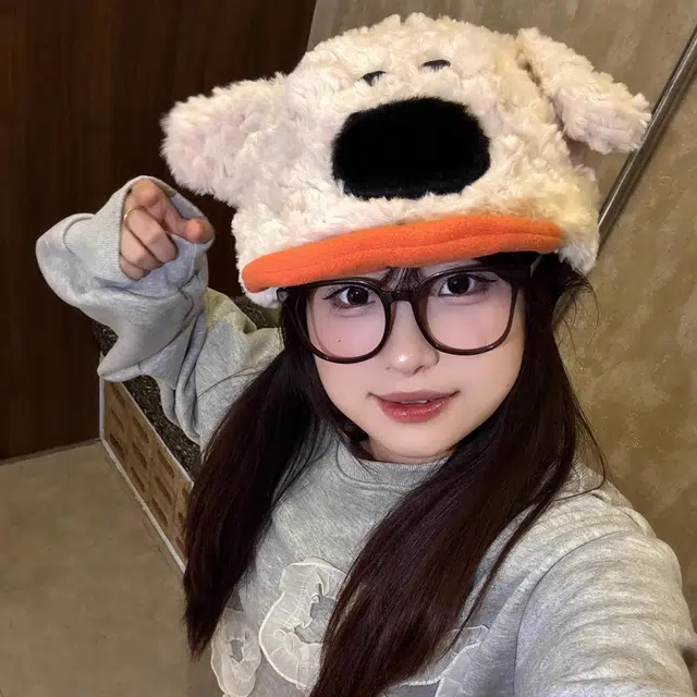 钓鱼熊 可爱小狗吐舌头鸭舌帽子秋冬百搭显脸小棒球帽小众街头拍照 毛绒 绒线帽 男女同款情侣款