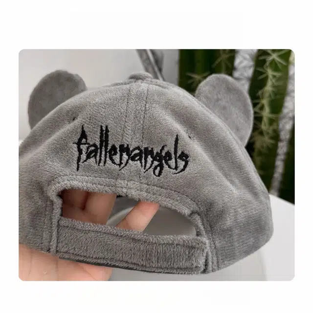 钓鱼熊 原创小众朋克暗黑铆钉可爱百搭 毛绒 鸭舌帽 男女同款情侣款