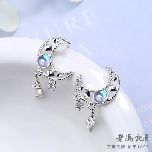 老冯记银楼 炫彩镂空月亮流苏清新甜美简约小众森系 铜镀金 耳钉 女款