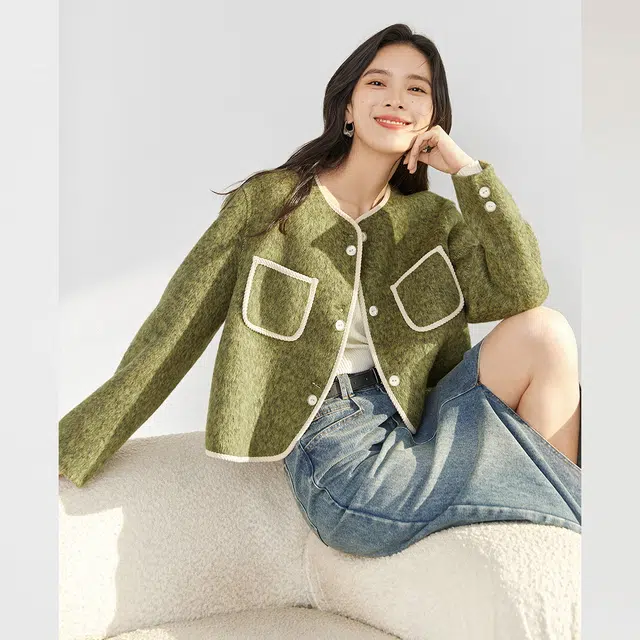 对白 复古小香风撞色包边双插袋外套短款大衣 女款