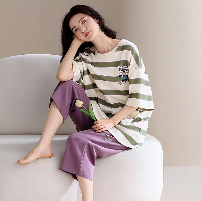 芬腾可安 家居服大学生带胸垫一体式甜美透气简约宿舍外出可穿亲肤轻熟风柔软短袖七分裤睡衣套装 女款