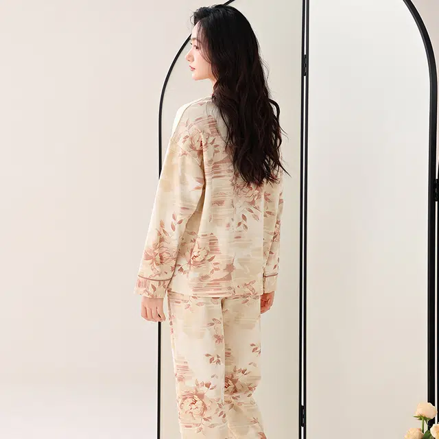 芬腾可安 经典简约家居服纯棉带胸垫一体式轻熟风柔软轻盈亲肤遮肉韩版外出可穿长袖长裤秋冬季睡衣套装 女款