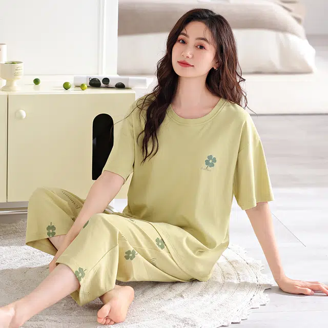 芬腾可安 外出可穿的家居服一体式休闲宽松舒适浅色系透气显瘦微弹时尚带胸垫韩版短袖七分裤两件装春夏季睡衣套装 女款