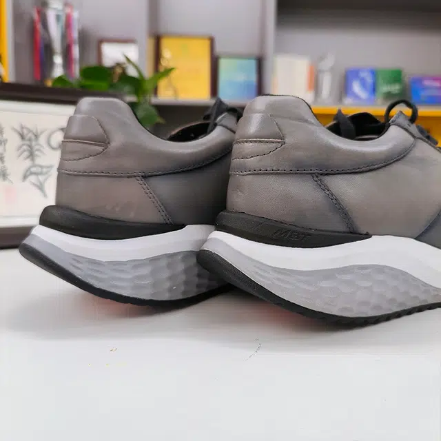 MBT