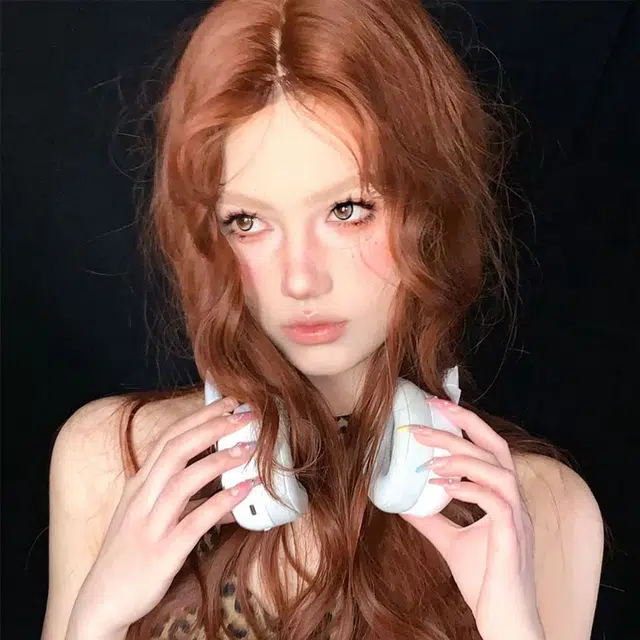 时影 焦糖卡美罗 假发女 前额蕾丝手勾 水波纹长卷发 全头套