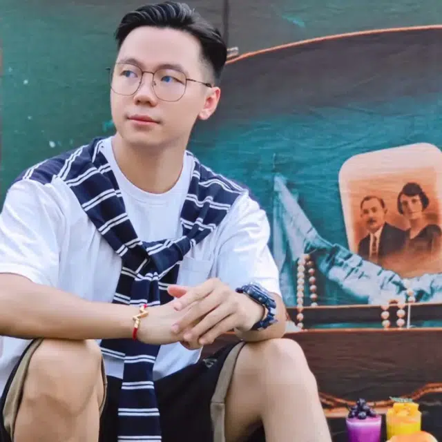 佐川 时尚多边形老花 搭配正品视特耐镜片 高清护目 高档防蓝光老花 功能性眼镜 男女同款情侣款