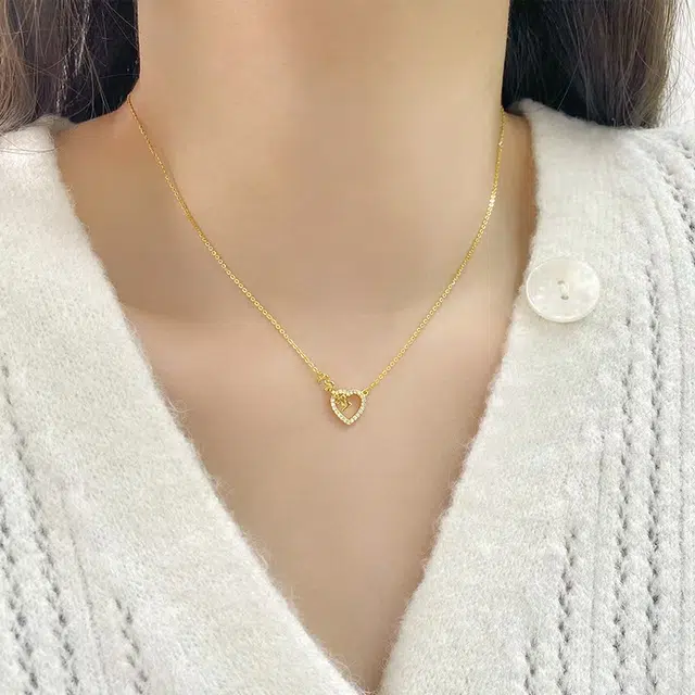 925