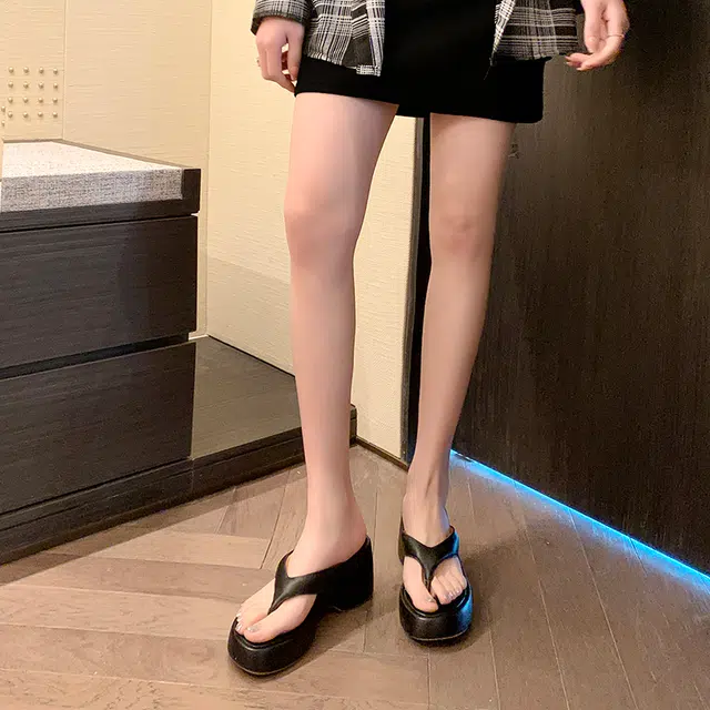泓阳琳 百搭时尚显瘦人字拖鞋 女