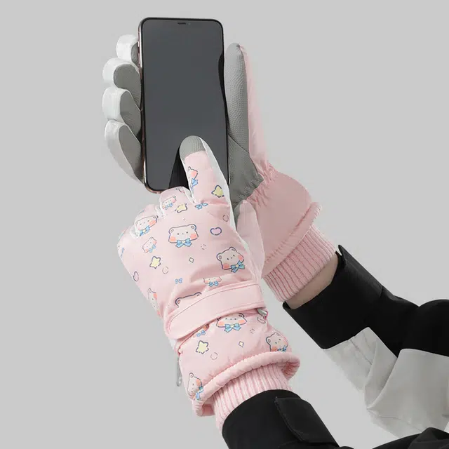 俞兆林 女士冬季骑车加绒加厚保暖可爱小熊秋冬登山滑雪防泼水骑电动车防风防寒 聚酯纤维 手套 女款