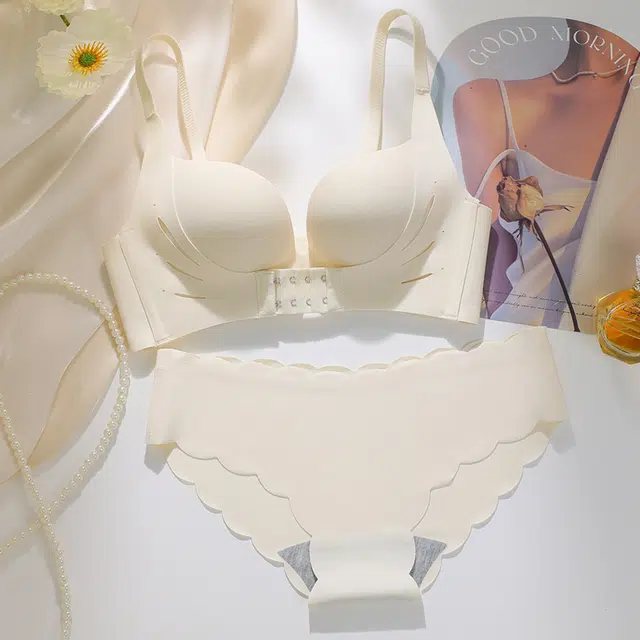 芬腾 小胸显大聚拢无痕收副乳防下垂内衣裤套装 女款