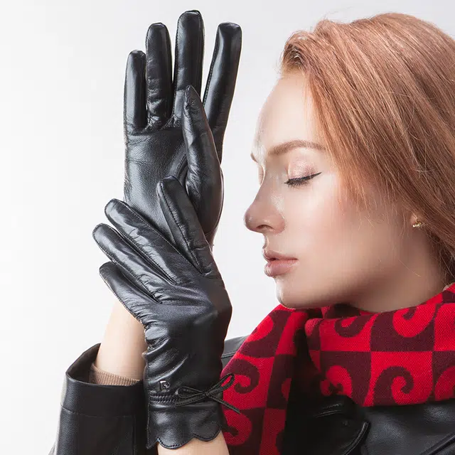 PIERRE CARDIN )