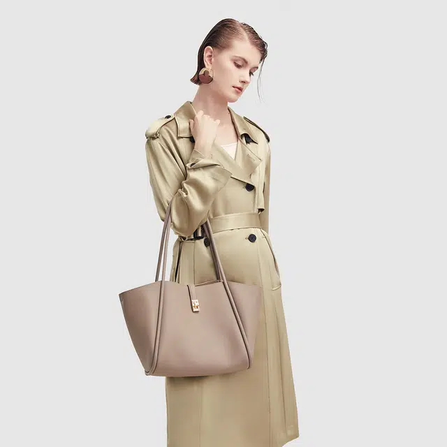 PIERRE CARDIN Tote