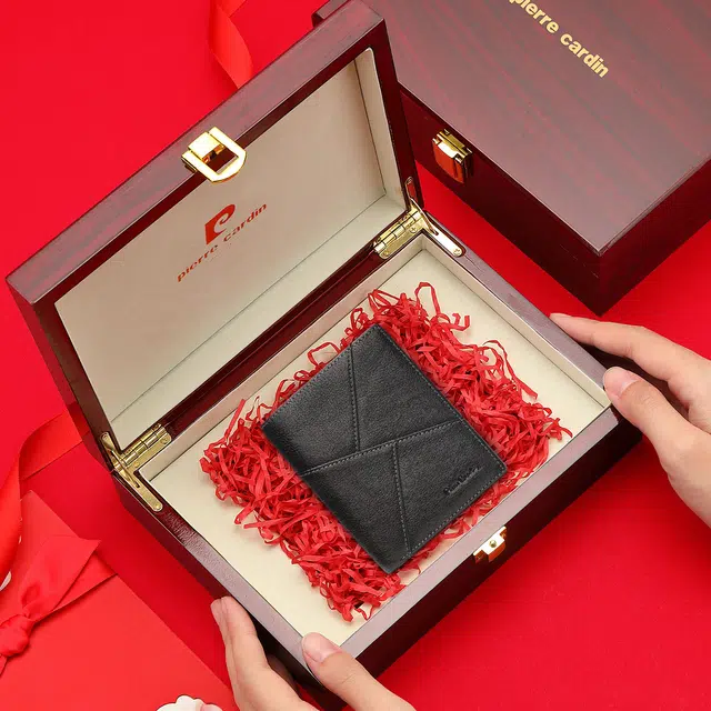 PIERRE CARDIN