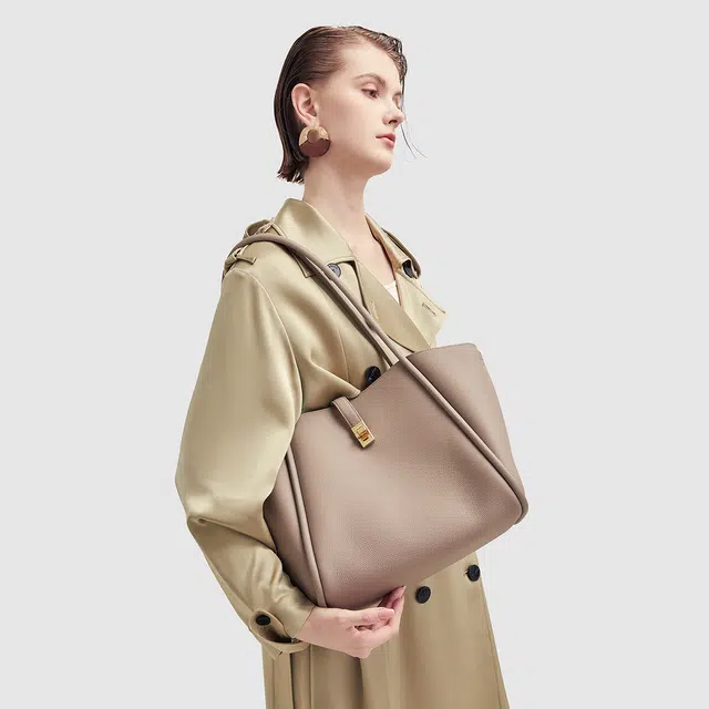PIERRE CARDIN Tote