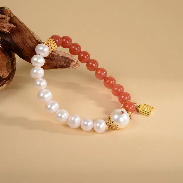 925