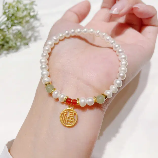 小众设计高级感珠宝首饰 小福牌 轻奢气质温柔 淡水珍珠 手串 女款