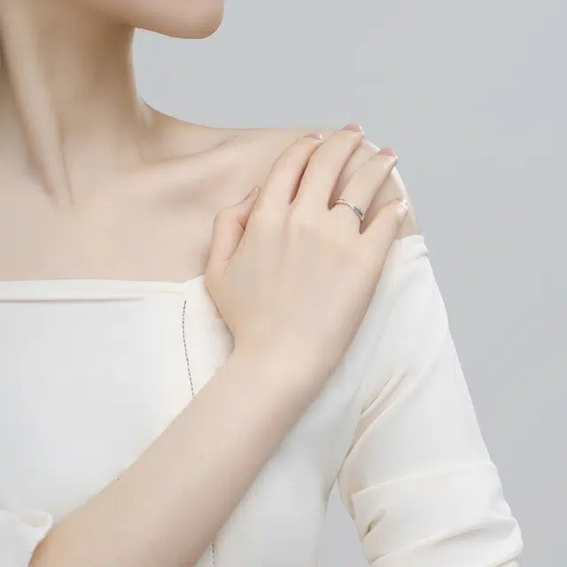 S925