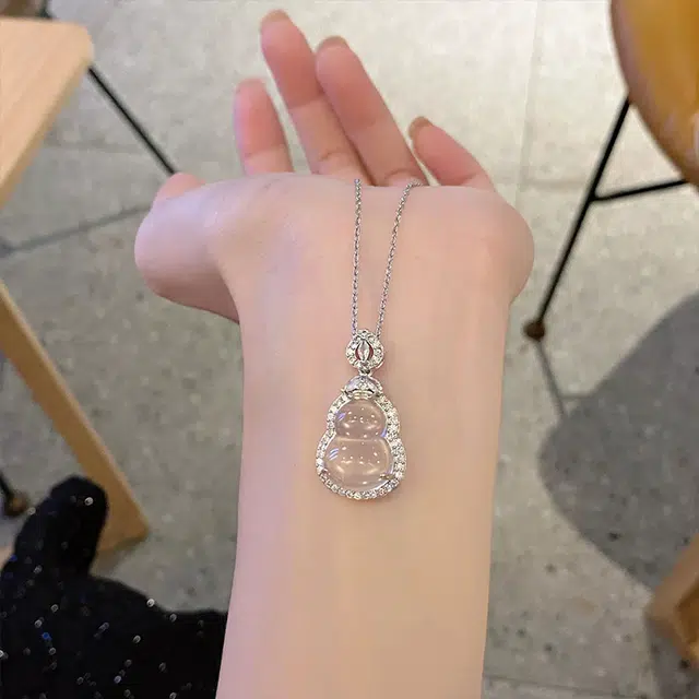【招财福禄】 行金银中 温润葫芦 冰透细腻温柔典雅气质出众 新中式复古优雅清冷感 平安顺遂吉祥如意吸睛百搭#好运天然 玉髓 项链 女款