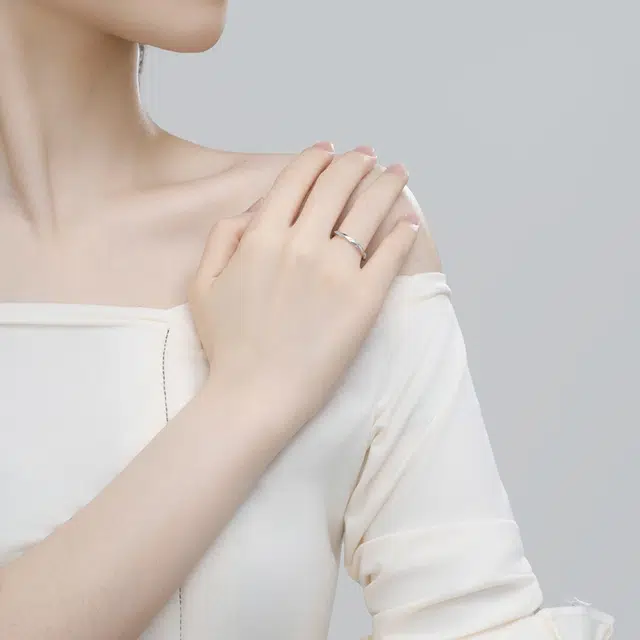 S925