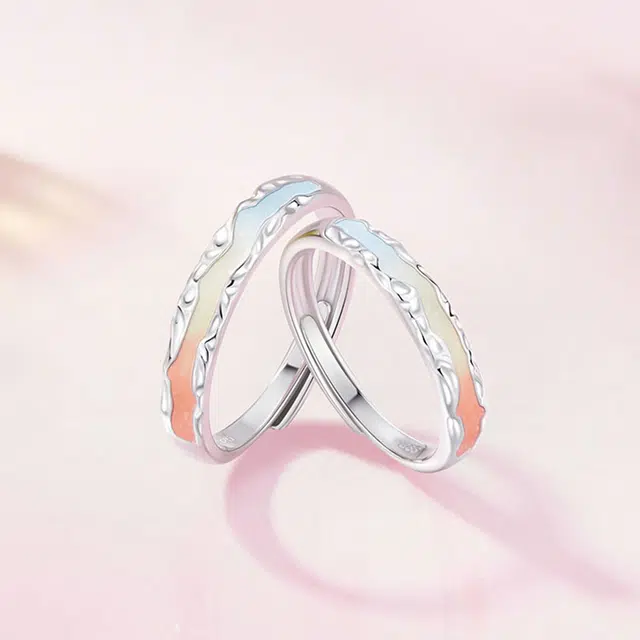925