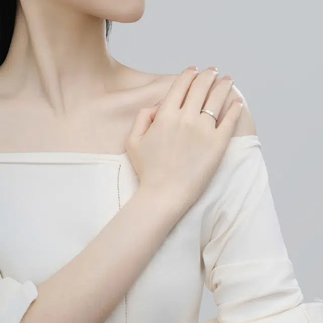 S925