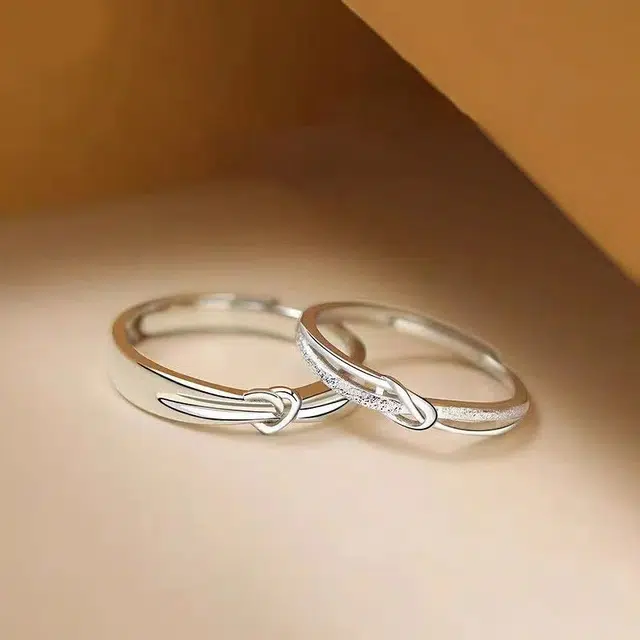 925