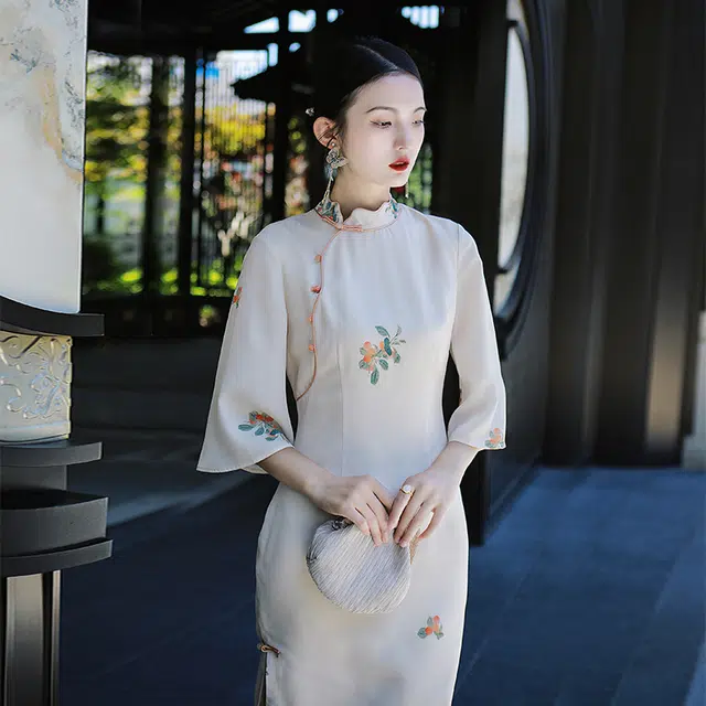 槿爷东方 国画枇杷印花七分袖侧领中长款旗袍 女款 浅杏色