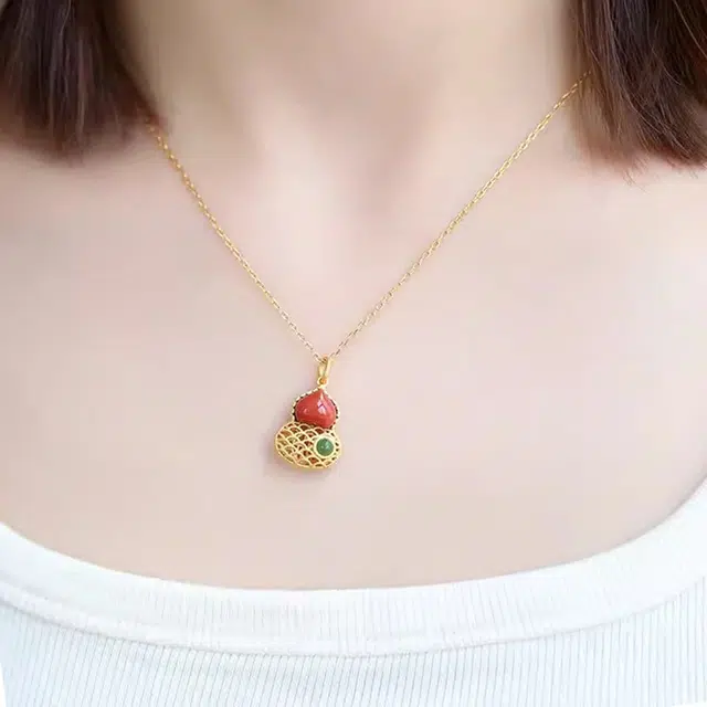 925