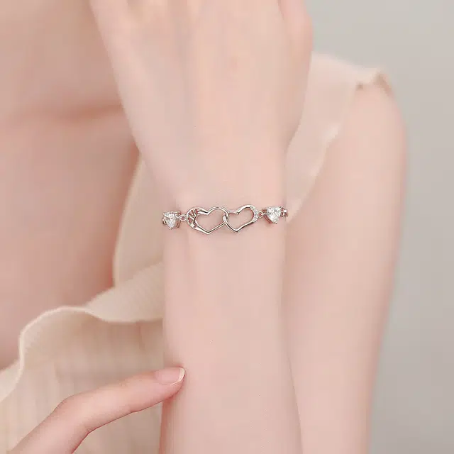 925