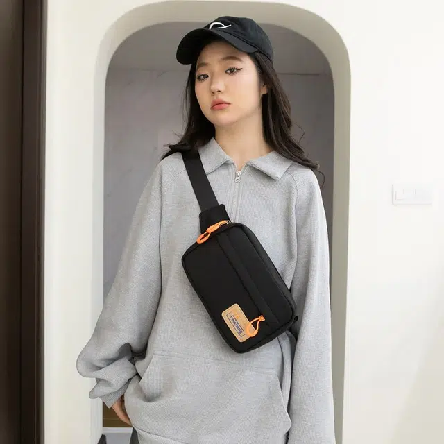 三只小鸭 斜挎包单肩包手机小背包运动腰包 尼龙 胸包 男女同款情侣款 黑/白/橘/黄