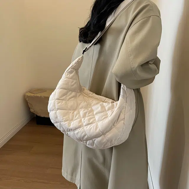 三只小鸭  绣线棉服绣线斜挎腋下包菱格女士通勤 尼龙 单肩包 女款 多色