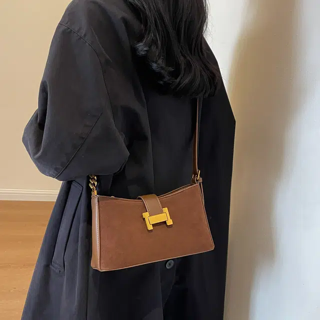 三只小鸭 法式小众腋下包包女新款时尚链条小方包复古磨砂女包 绒面革 手提单肩包 女款 黑色/咖色/棕色