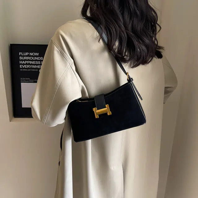 三只小鸭 法式小众腋下包包女新款时尚链条小方包复古磨砂女包 绒面革 手提单肩包 女款 黑色/咖色/棕色